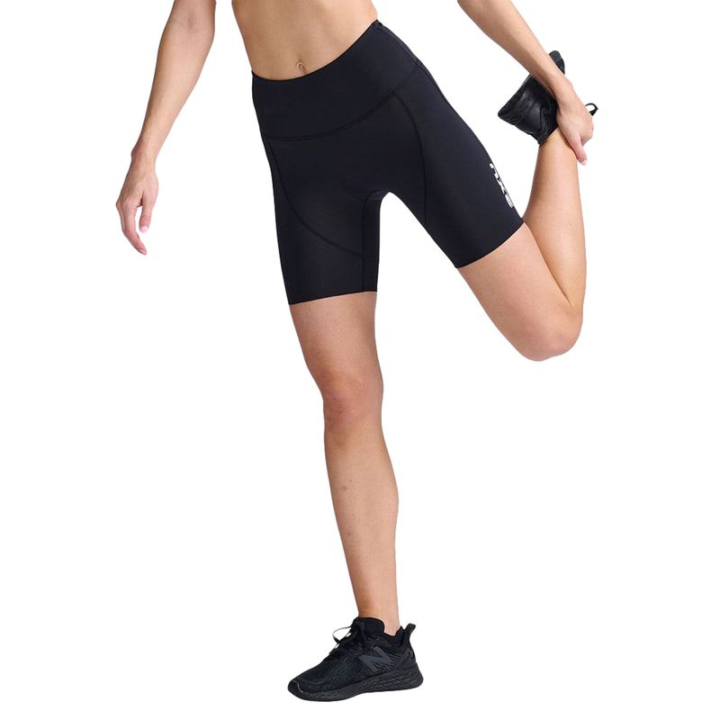 2XU-Womens-AERO-7-INCH-TRI-SHORT-BLACK-WHITE