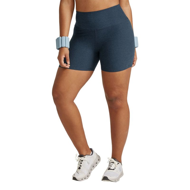 womens-sd-keep-pace-biker-short