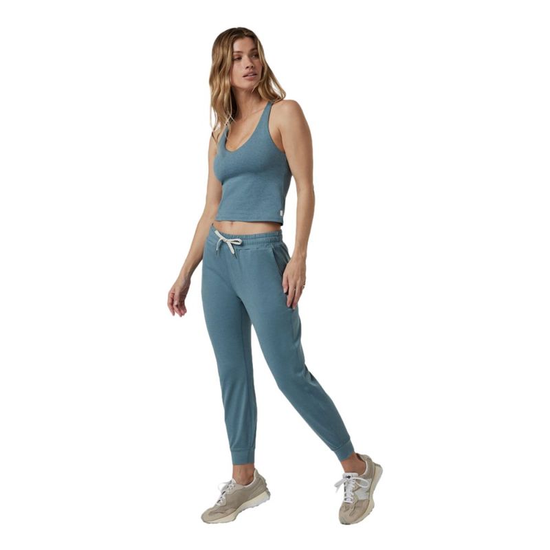 women-halo-performance-crop-2