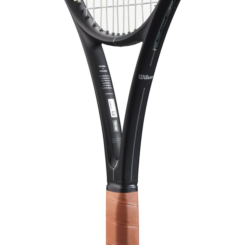 Wilson RF 01 FUTURE FRM 2 BLACK - Paragon Sports Wilson RF 01 FUTURE FRM 2 BLACK - Paragon Sports