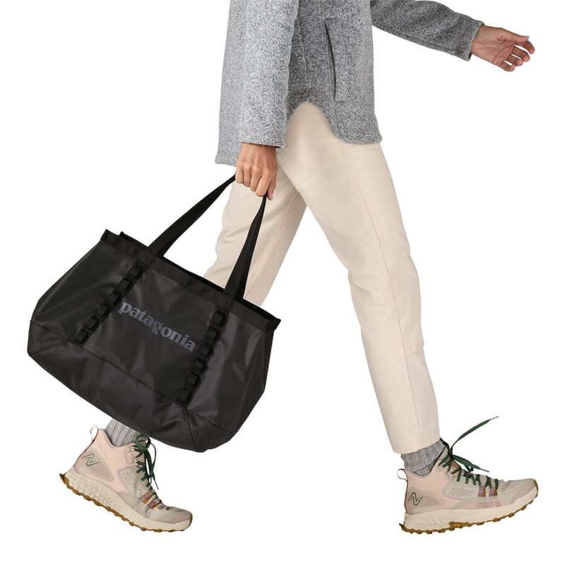 black-hole-tote-25l