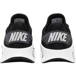 Black-and-white-fitness-shoe