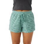 women-deven-short