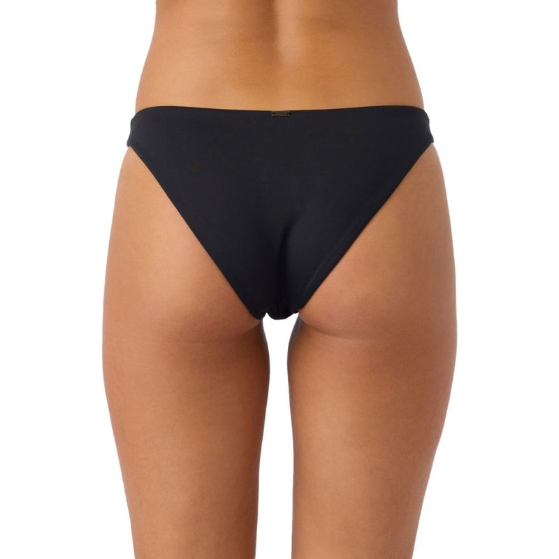 women-saltwater-solids-rocky