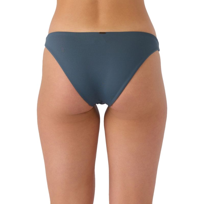 women-saltwater-solids-rocky
