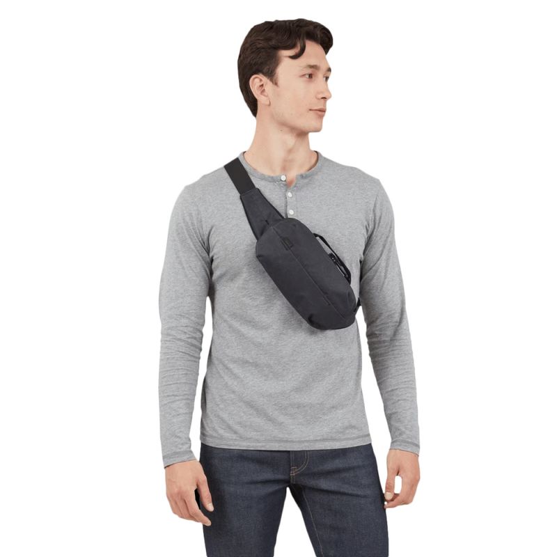 aion-sling-bag