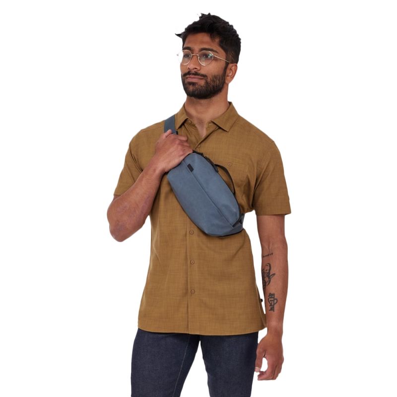 aion-sling-bag